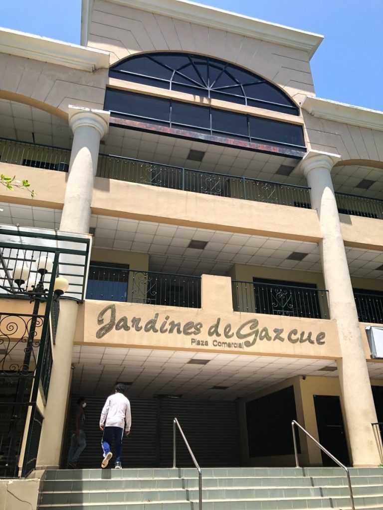 Commercial units 135 and 139 in Plaza Jardines de Gazcue, Santo